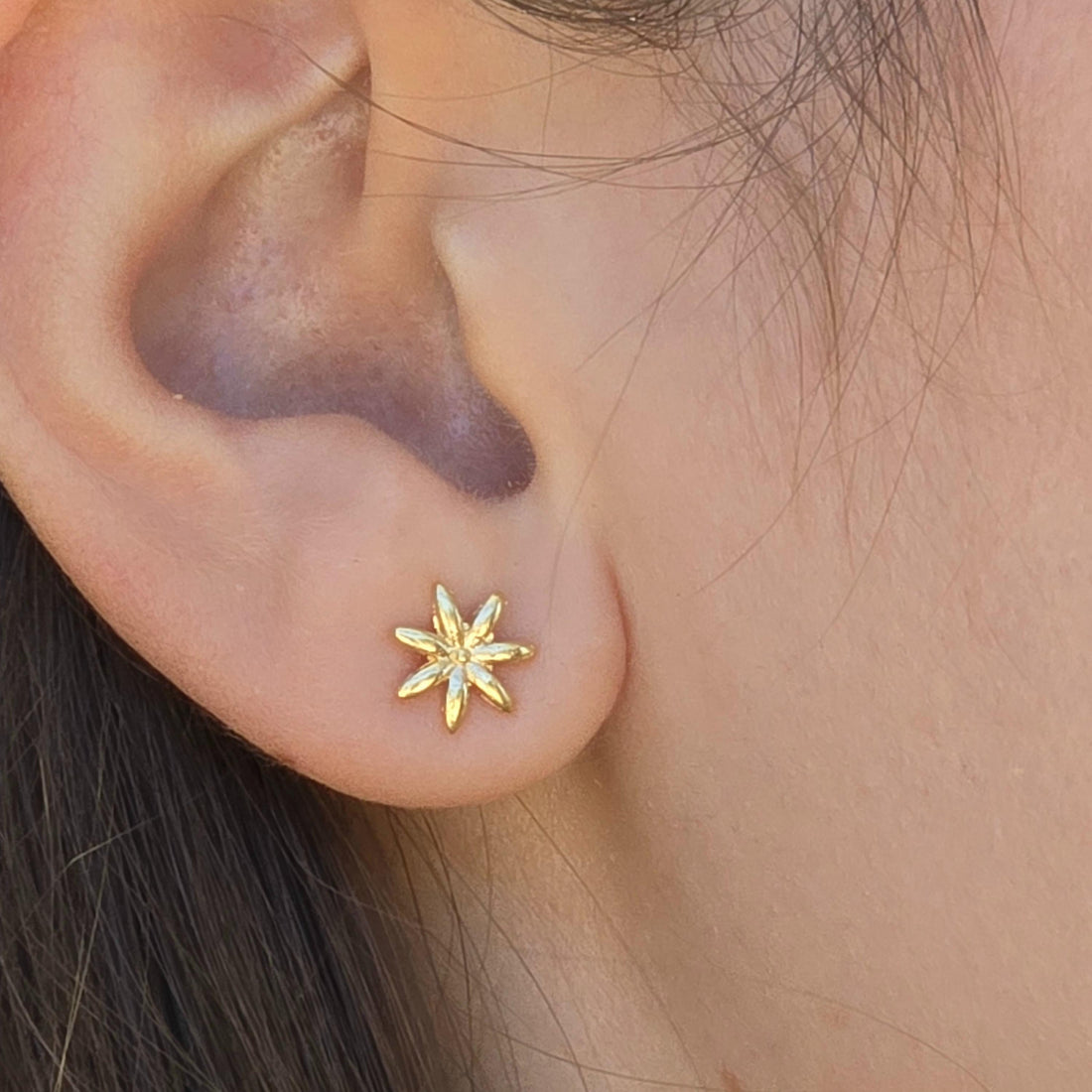 עגילי זהב 14 קראט בצורת פרחים משובצים בצורת כוכב: זהב מלא, עבודת יד