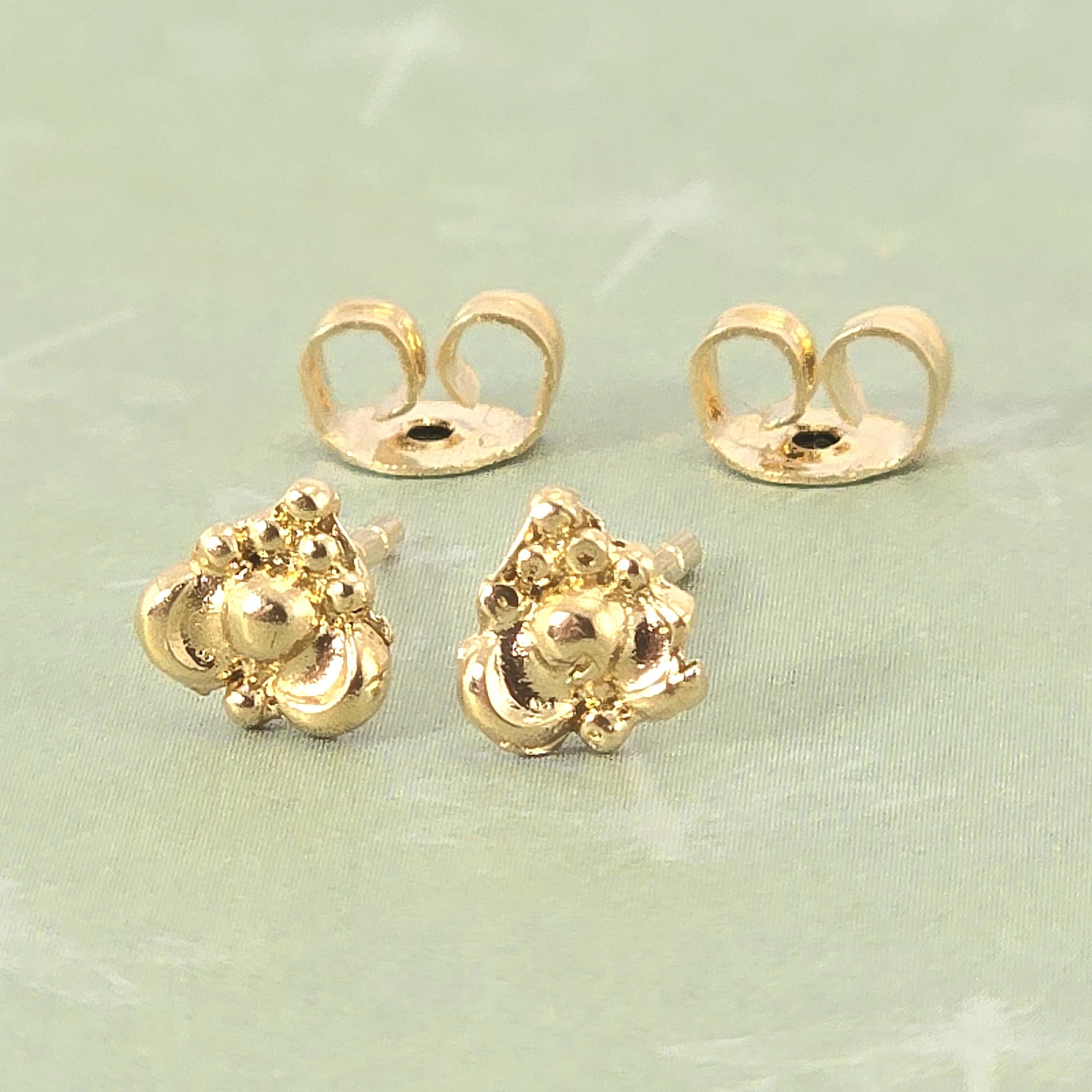 עגילי זהב 14 קראט קטנים