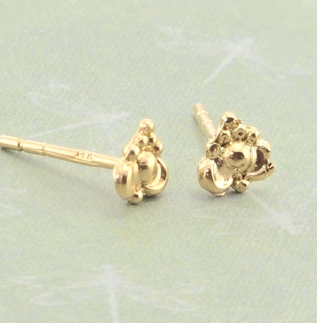 עגילי זהב 14 קראט קטנים