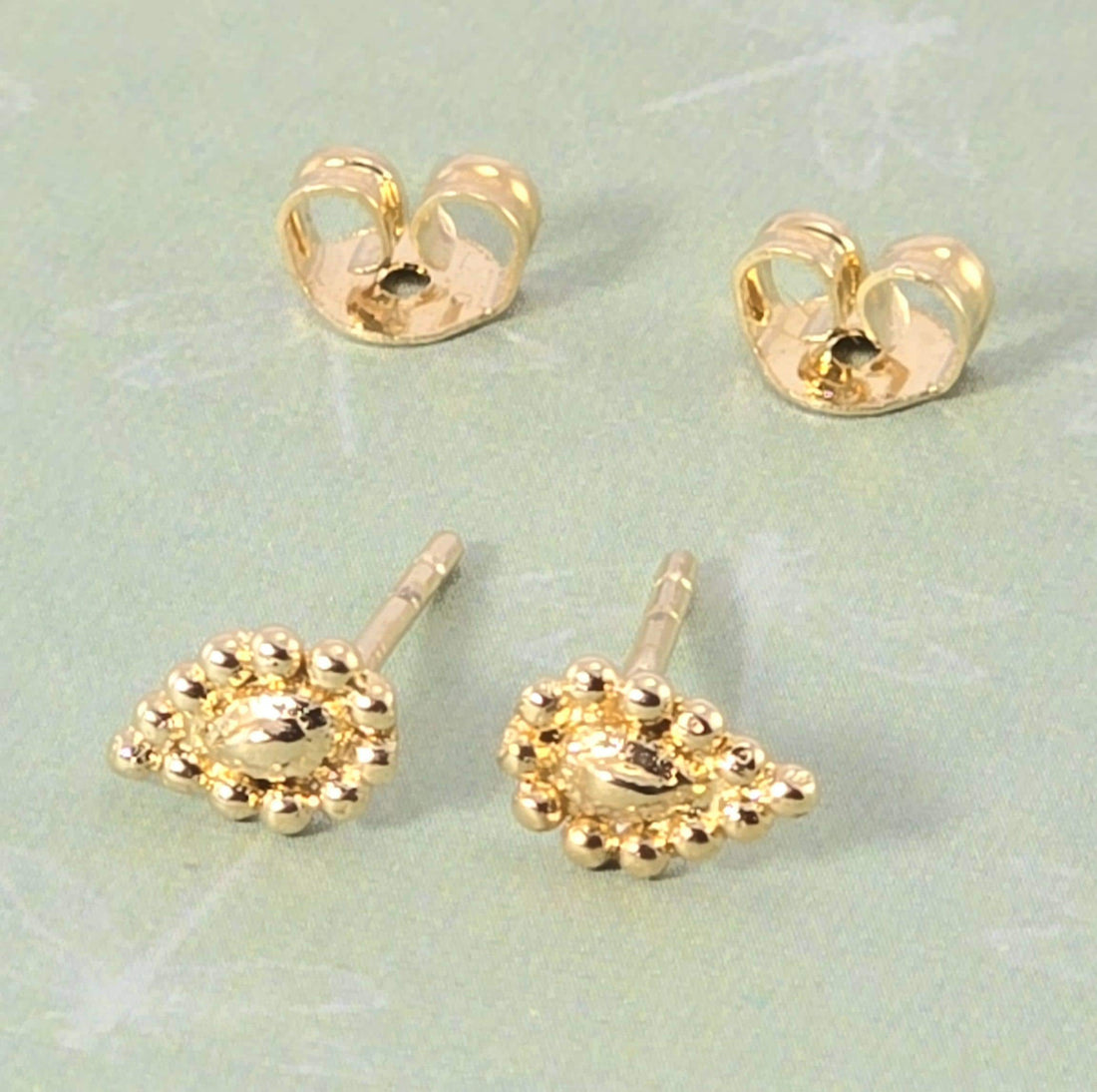 עגילי זהב 14 קראט בצורת טיפה