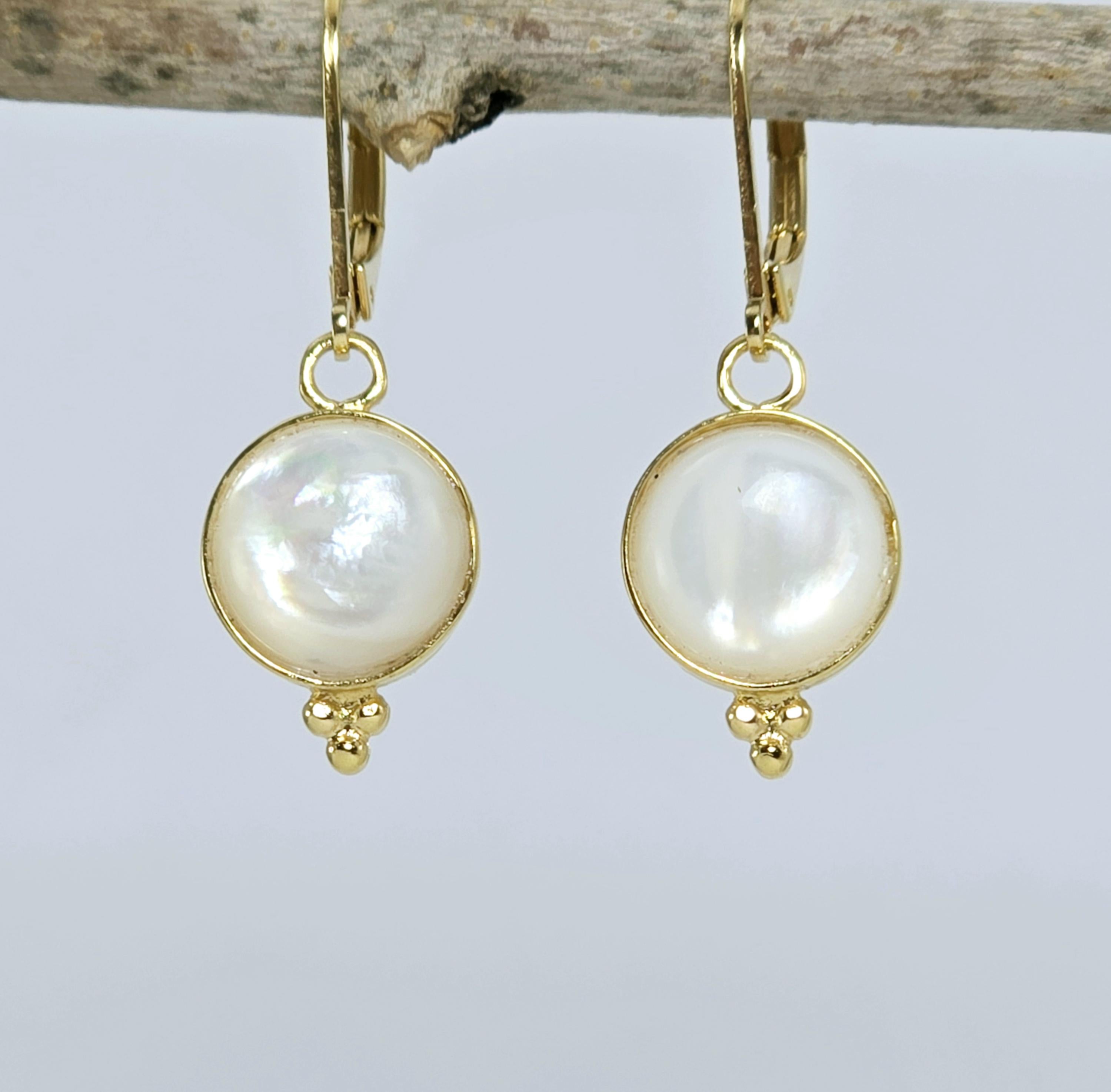 עגילי זהב 14 קראט עם אם פנינה - עיצוב טיפה עגולה