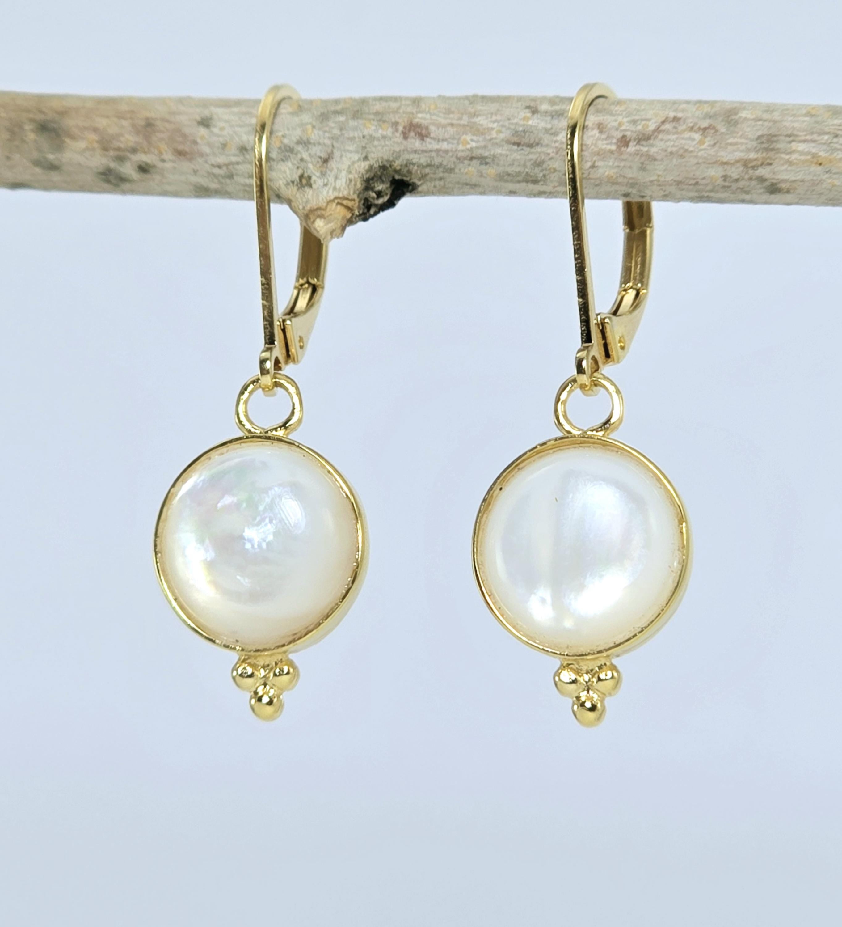 עגילי זהב 14 קראט עם אם פנינה - עיצוב טיפה עגולה