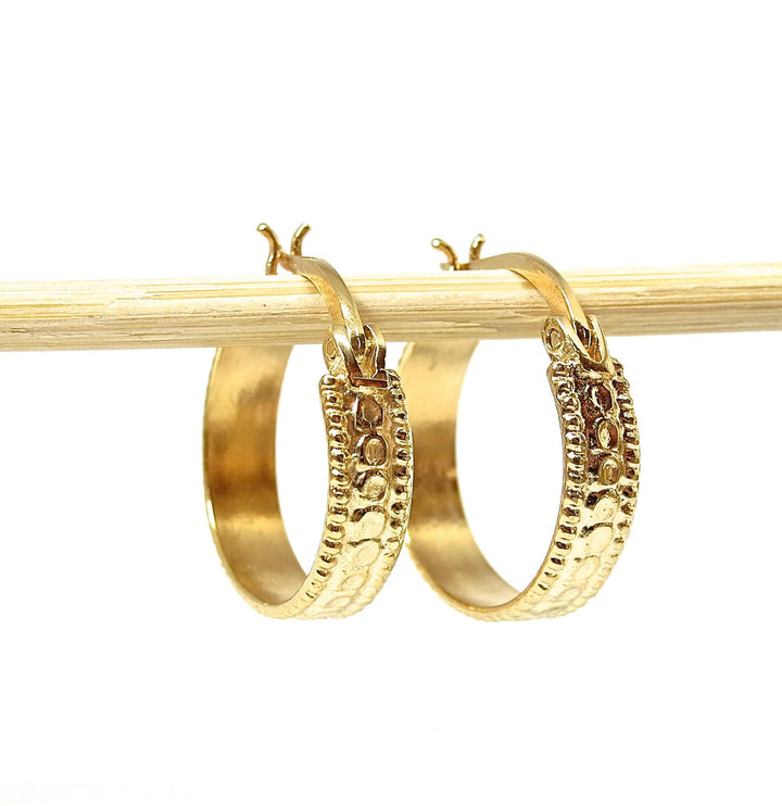 עגילי חישוק זהב רחבים לנשים בסגנון וינטג'