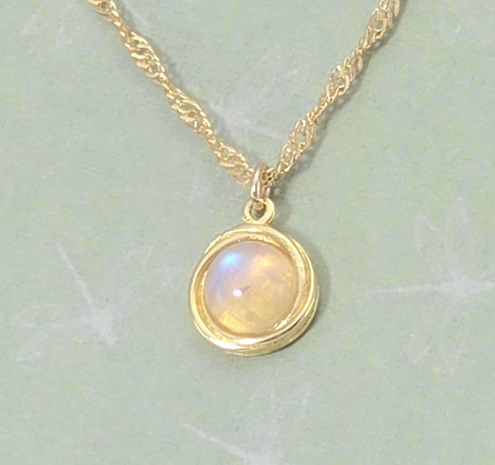 תליון שרשרת זהב 14 קראט, תליון קטן משובץ אבן מונס