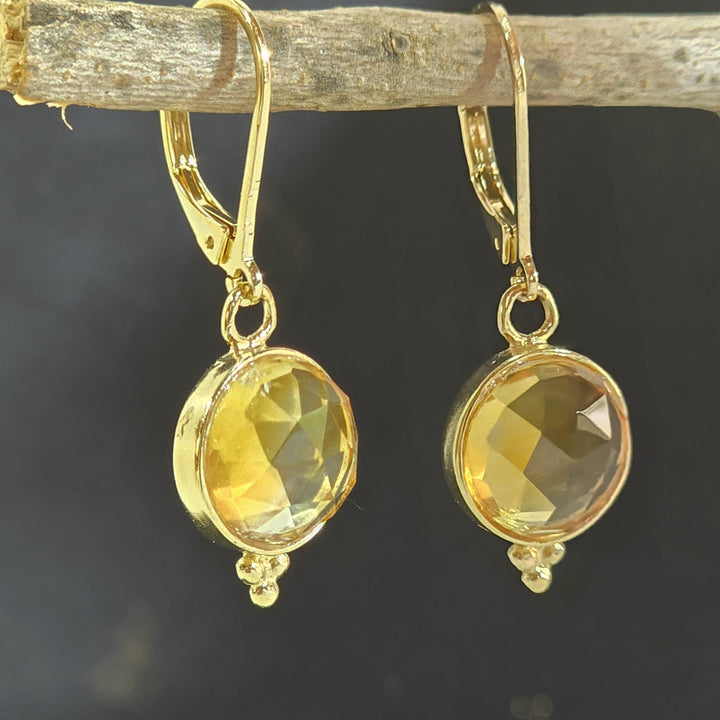 עגילי זהב עגולים משובצים בציטרין