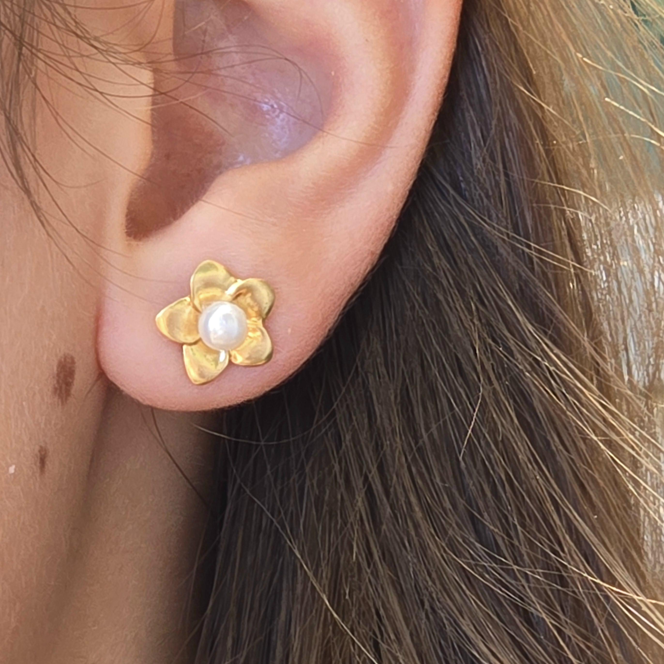 עגילי פנינה פרחוניים מזהב 14 קראט, עבודת יד