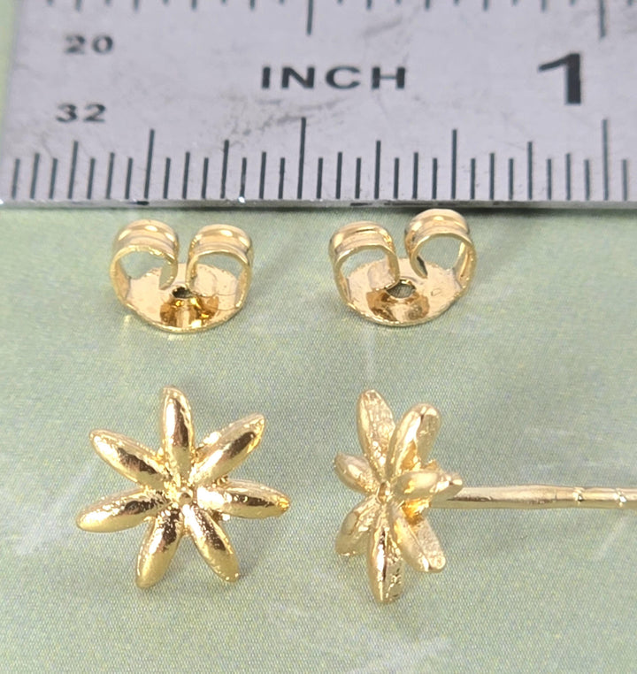 עגילי זהב 14 קראט בצורת פרחים משובצים בצורת כוכב: זהב מלא, עבודת יד