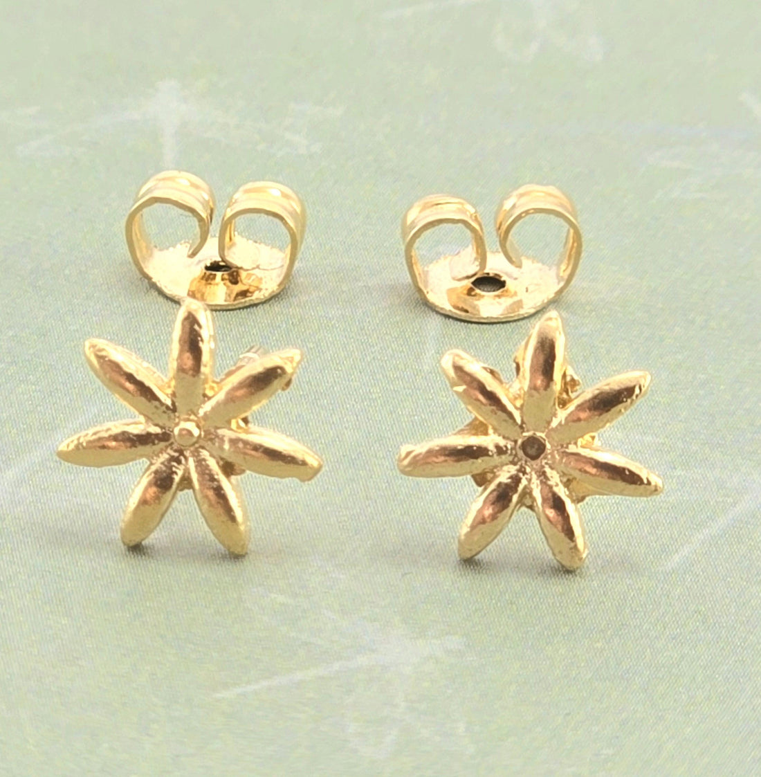 עגילי זהב 14 קראט סטאר, פרח זהב מלא עגילי פוסט