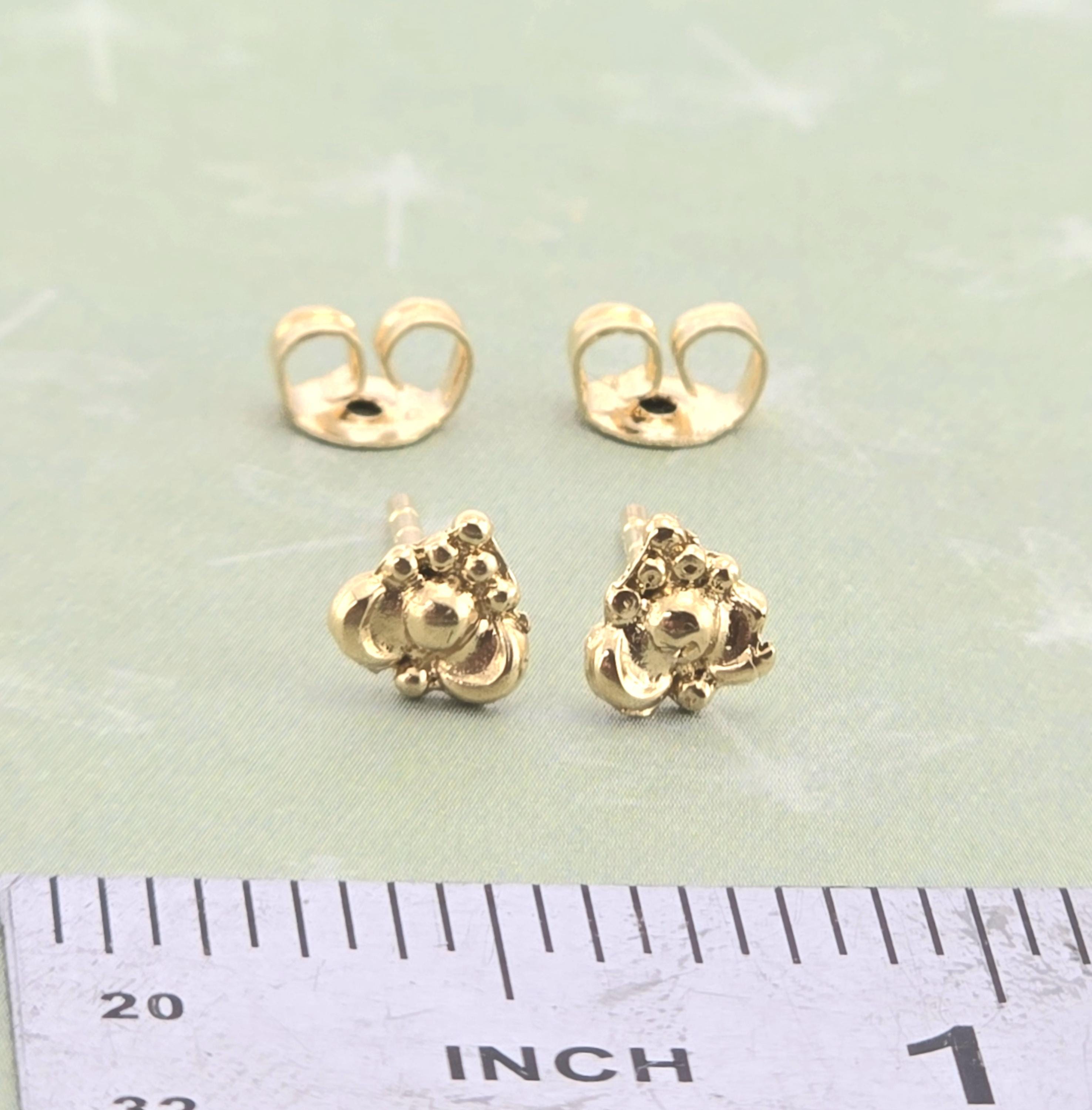 עגילי זהב 14 קראט קטנים