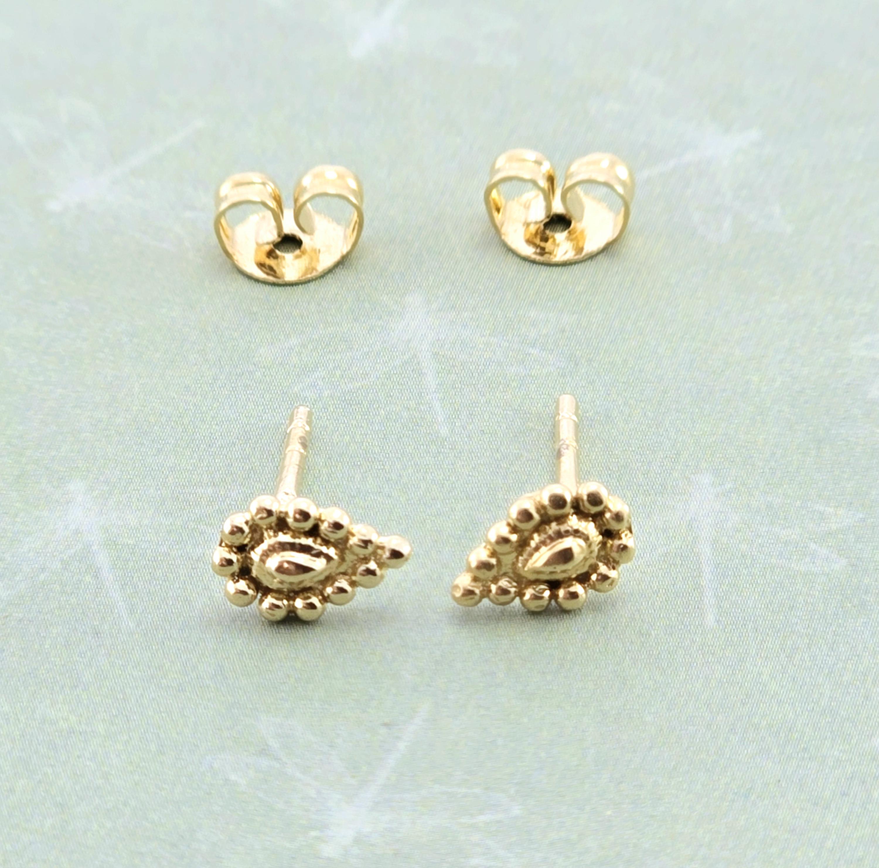 עגילי זהב 14 קראט בצורת טיפה