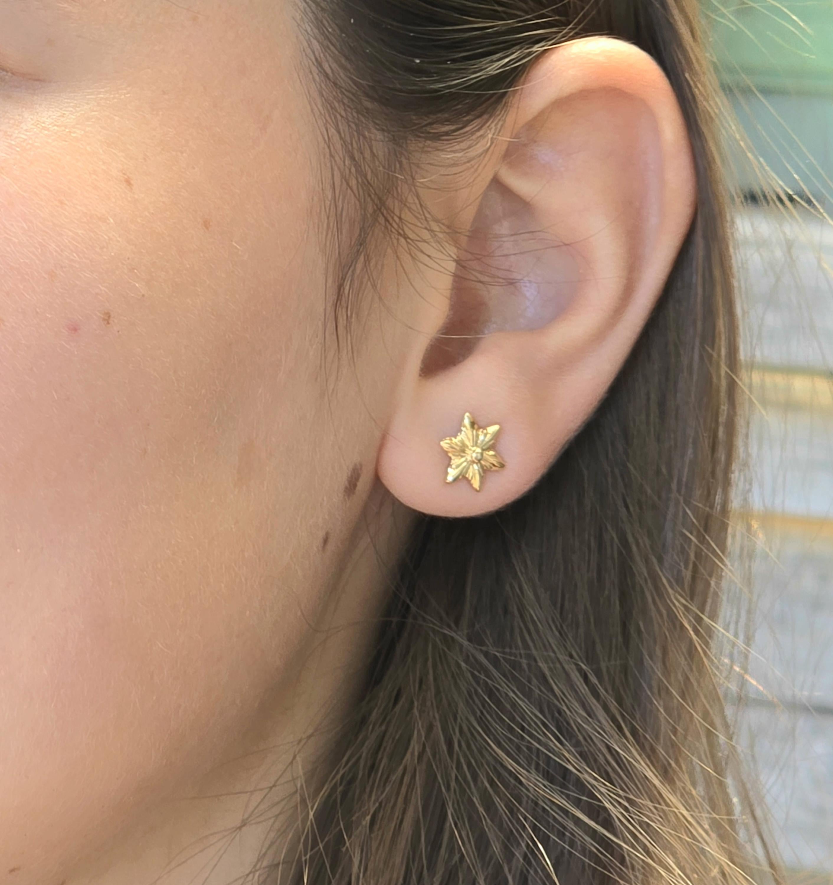 עגילי פרח כוכבים זהב 14 קראט, זהב מלא עגילי פוסט