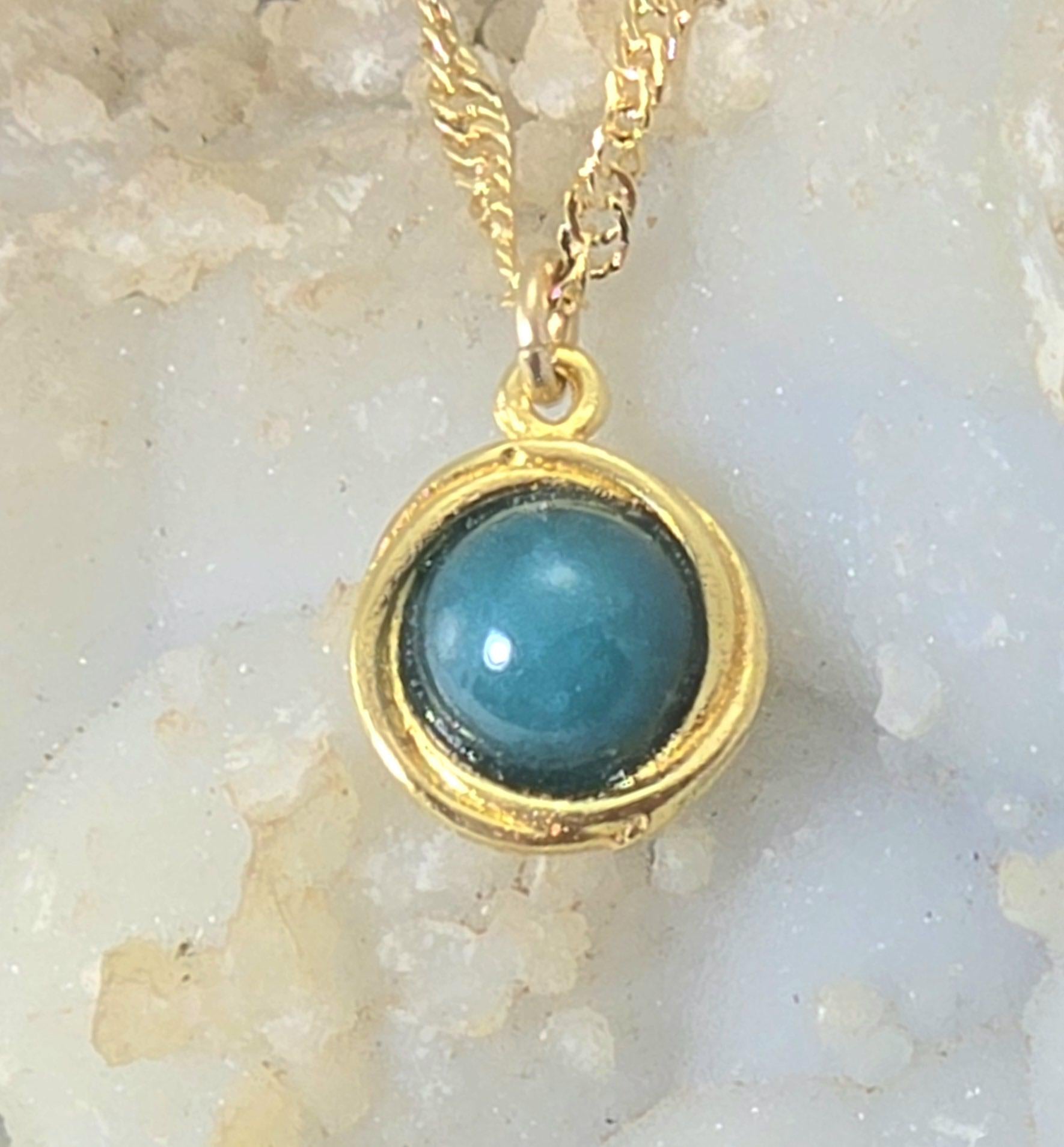 תליון שרשרת קטן משובץ אקוומרין מזהב 14 קראט, שרשרת אבן כחולה