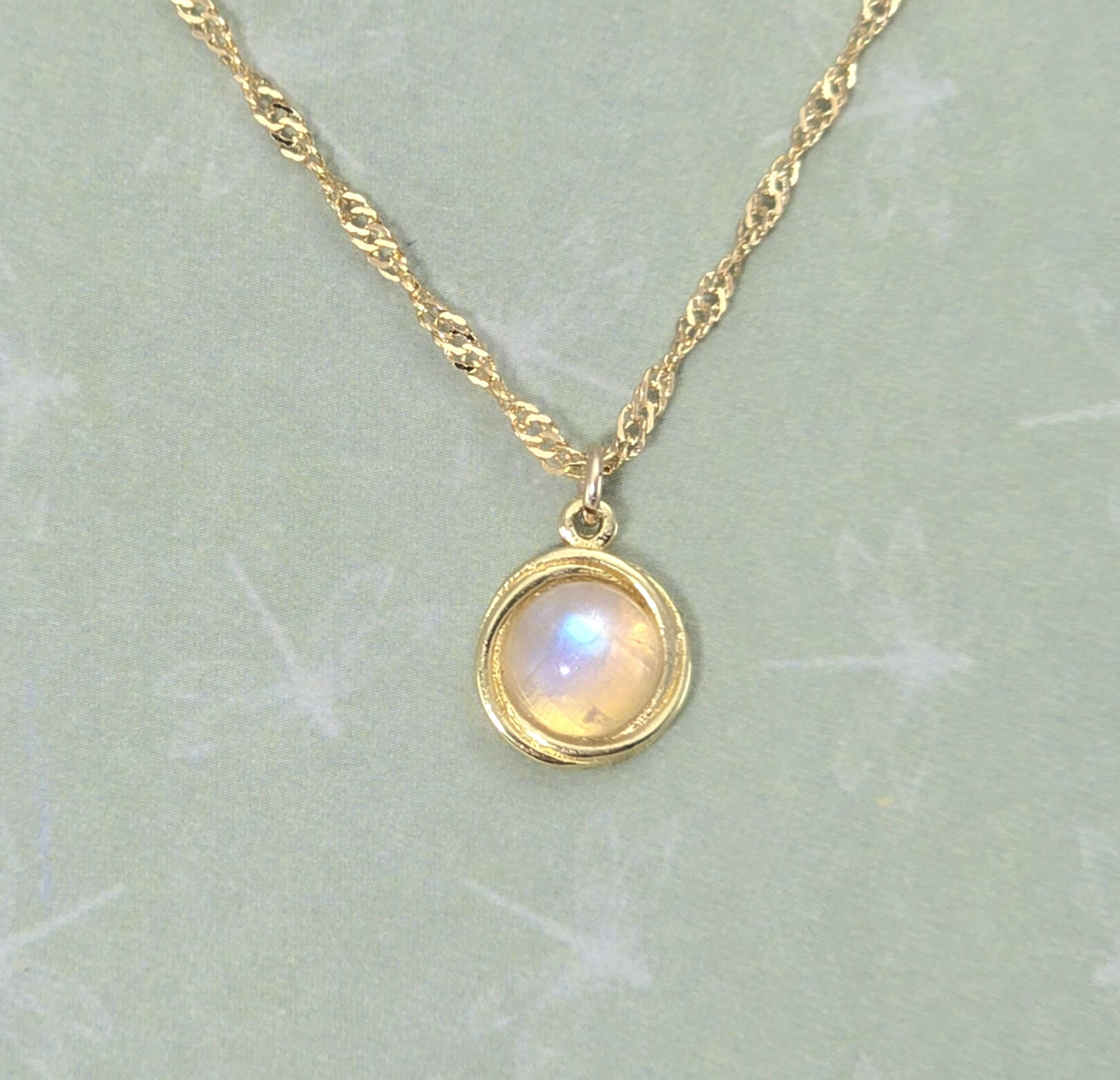 תליון שרשרת זהב 14 קראט, תליון קטן משובץ אבן מונס