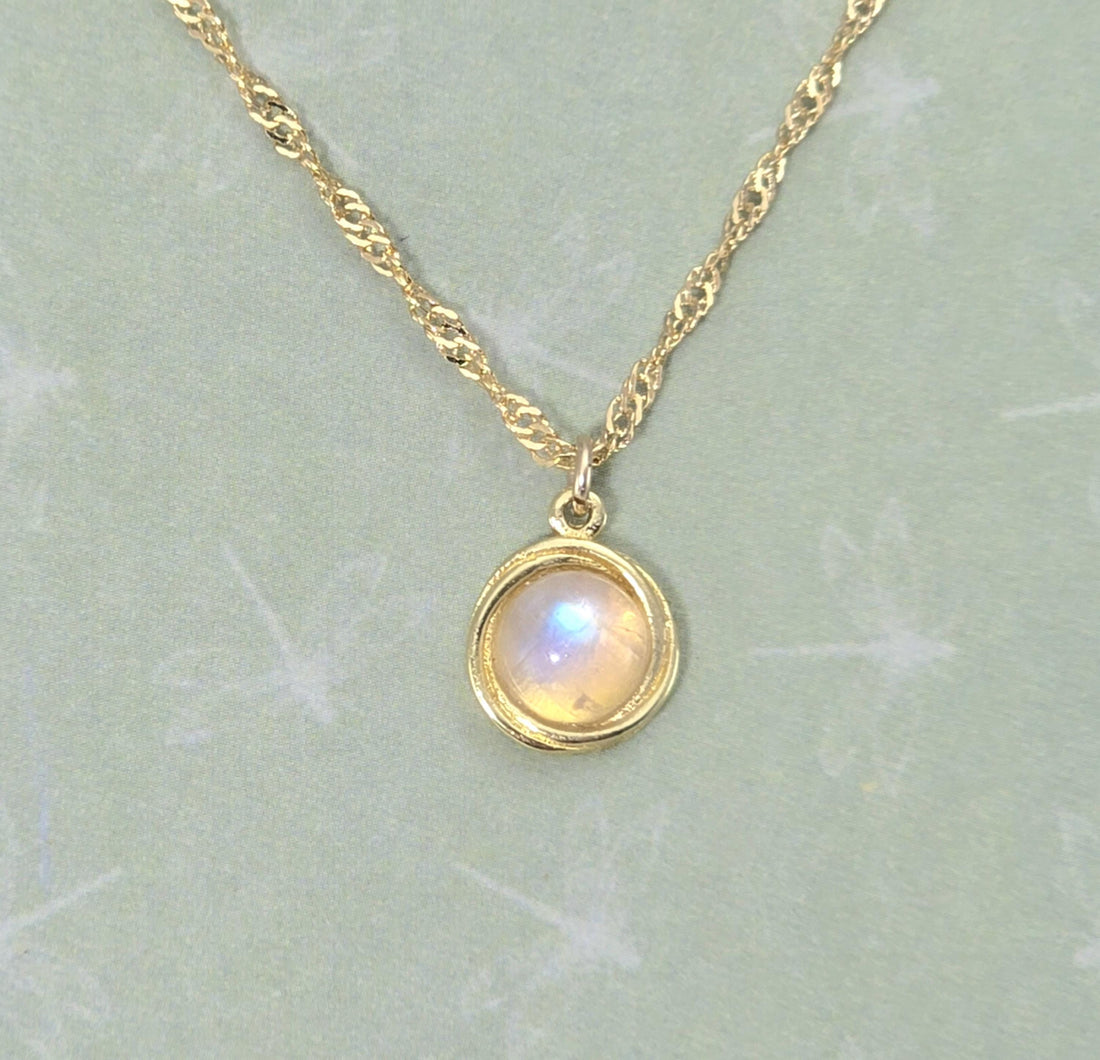 תליון שרשרת זהב 14 קראט, תליון קטן משובץ אבן מונס