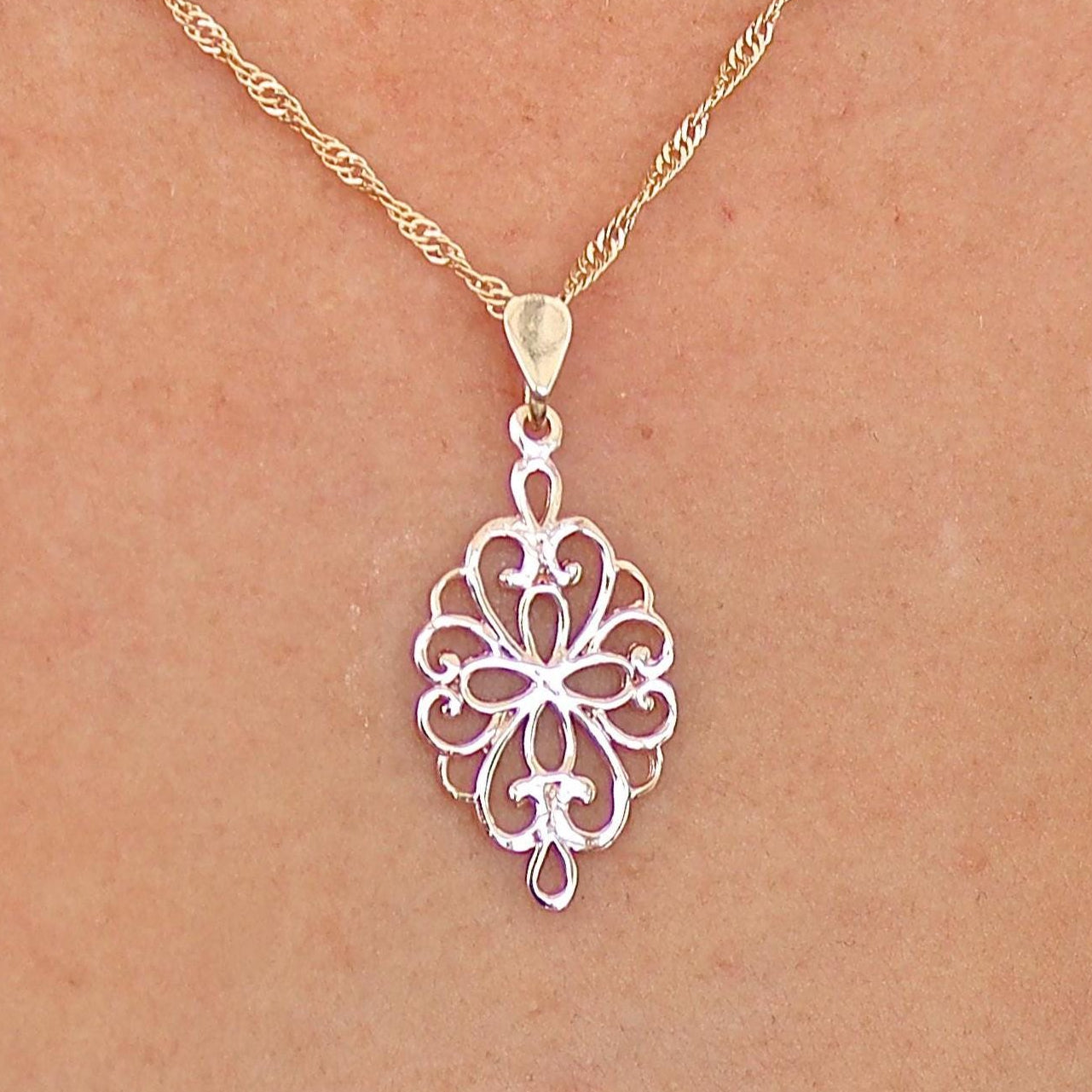 שרשרת תליון זהב 14 קראט בסגנון ויקטוריאני עשויה פיליגרן