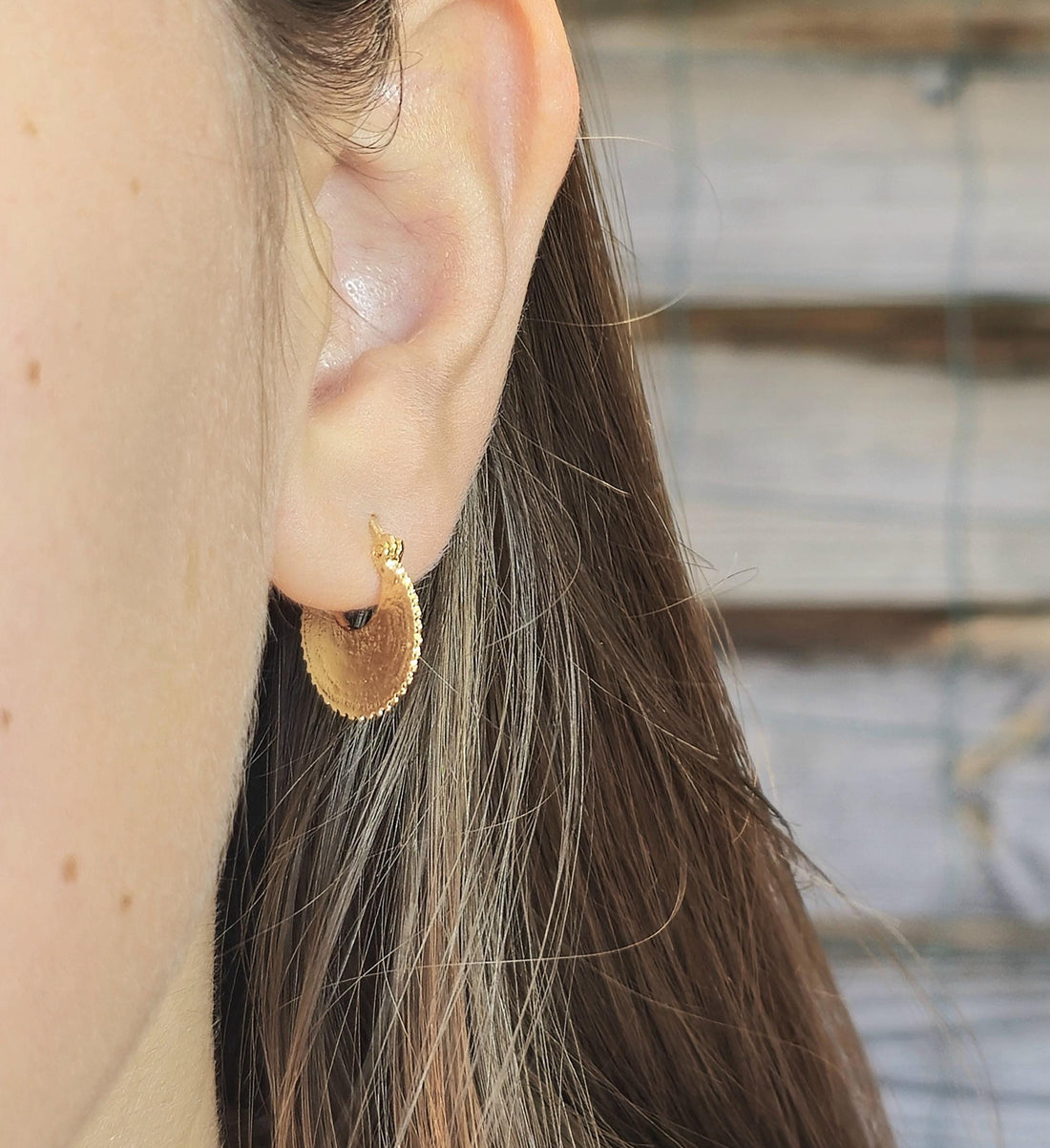 עגילי חישוק זהב בצורת סהר, עגילי חישוק זהב קטנים