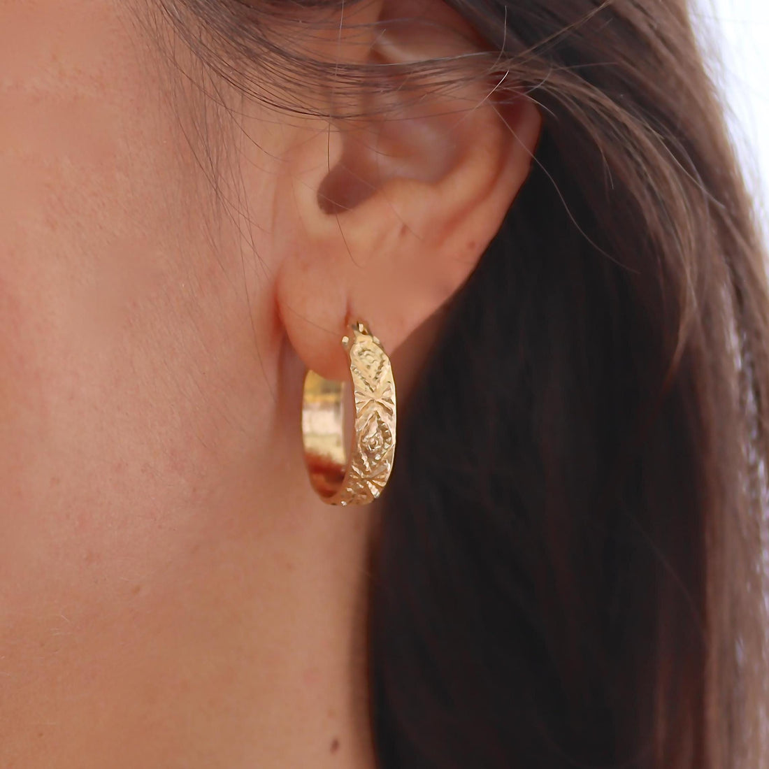 עגילי חישוק זהב עם טקסטורה, עגילי זהב בוהמיים