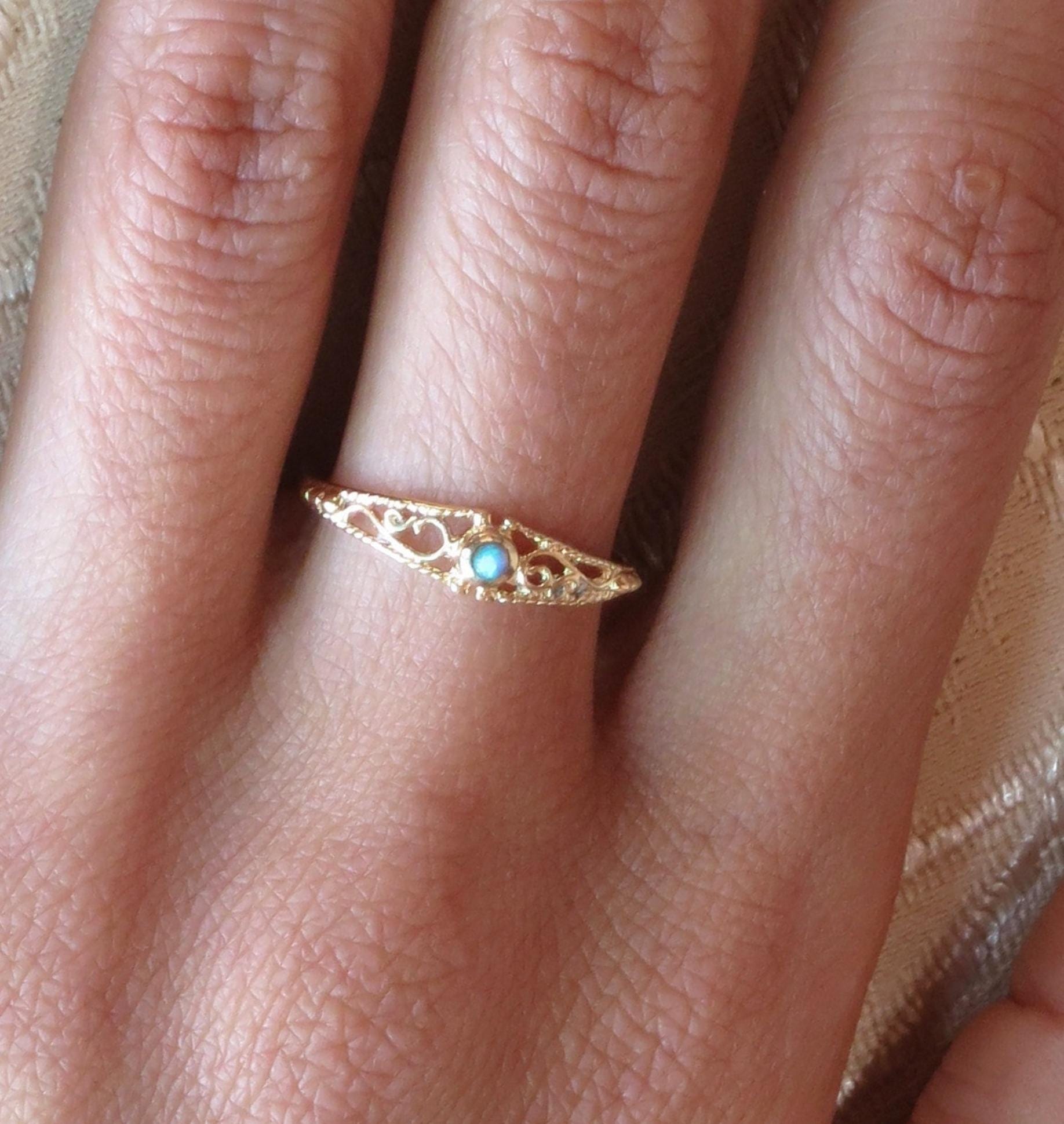 טבעת אופל מזהב מלא 14 קראט, טבעת זהב עם אבן כחולה פיליגרן