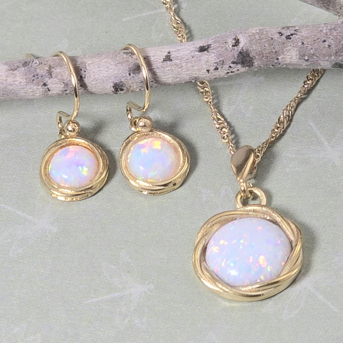 סט תכשיטי זהב לבן אופל, עגילים ותליון מצופים זהב 14 קראט