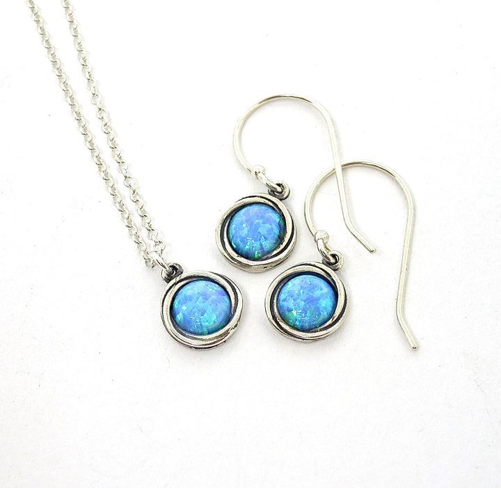 סט תכשיטי כסף סטרלינג אופל כחול, עגילים ושרשרת תלויים