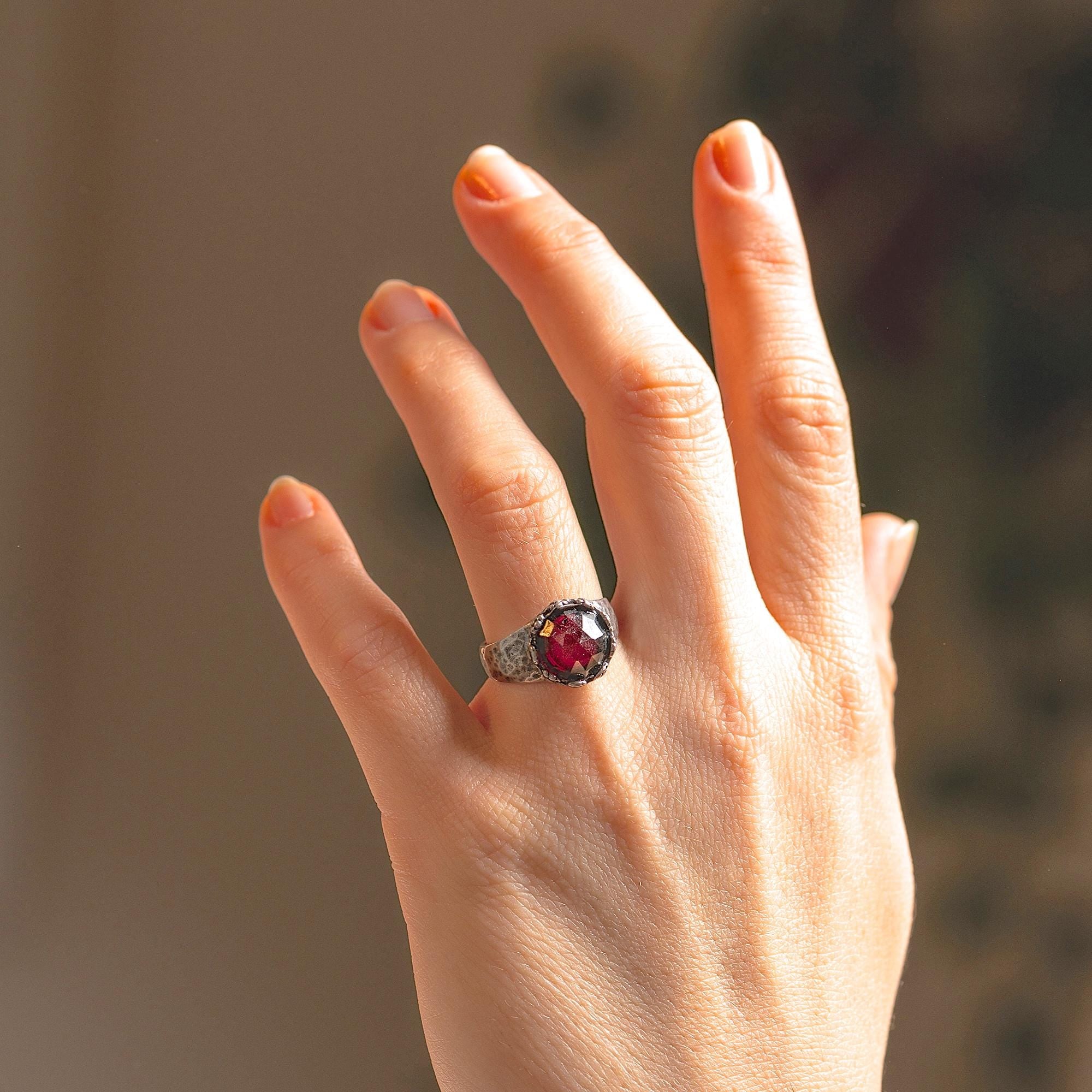 טבעת זהב פנינה מרוקעת