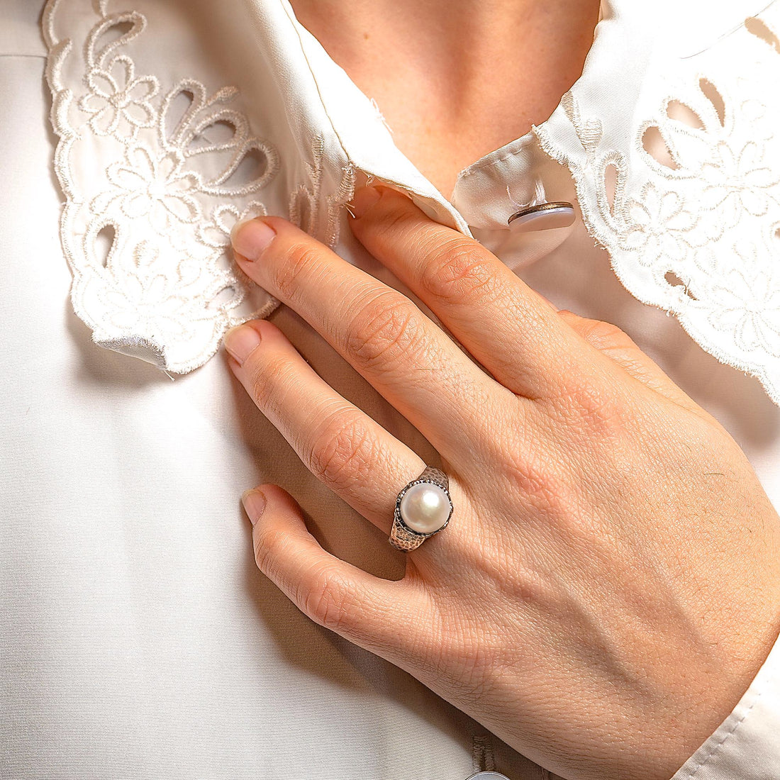 טבעת זהב פנינה מרוקעת