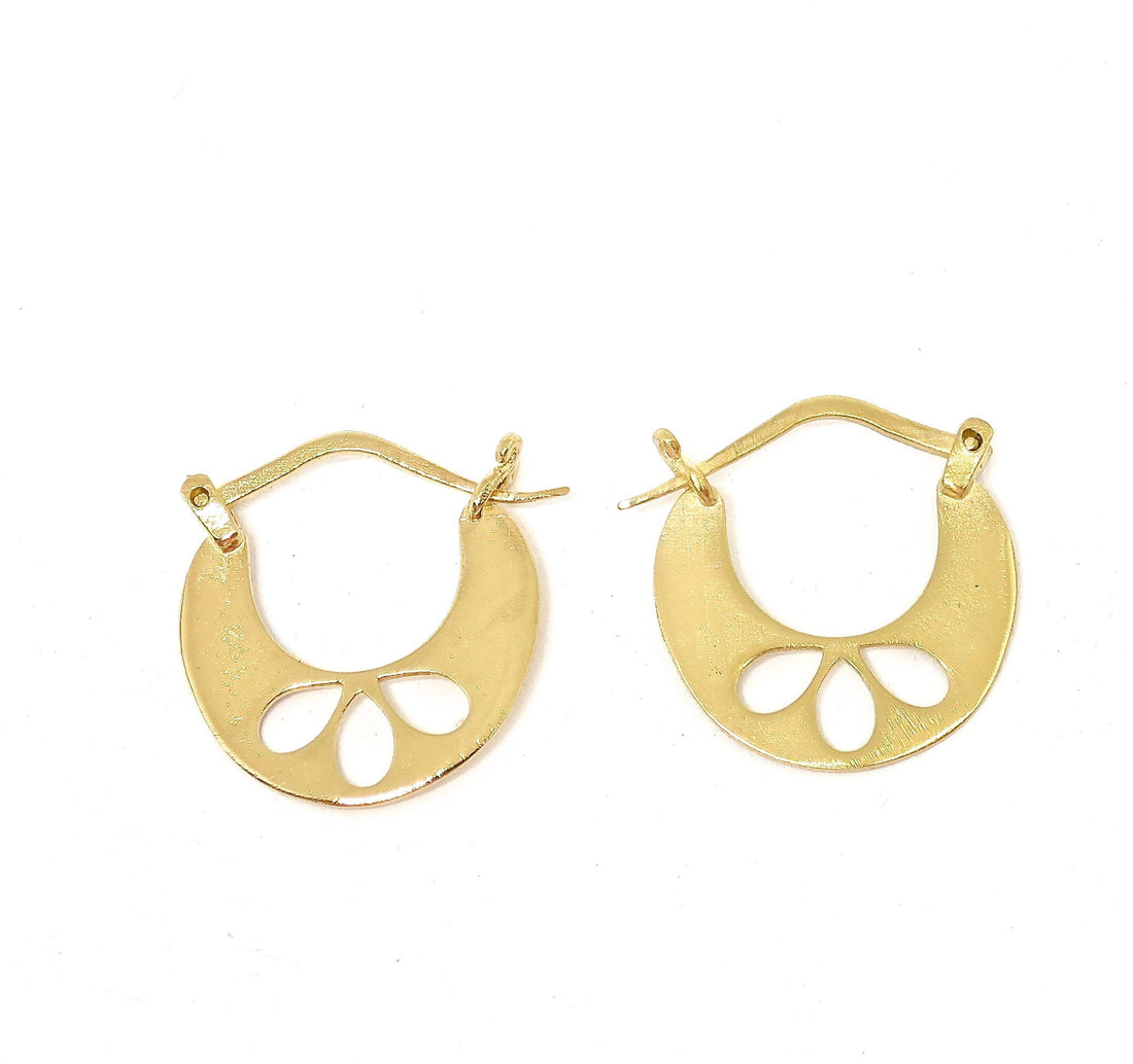 עגילי חישוק מזהב לוטוס