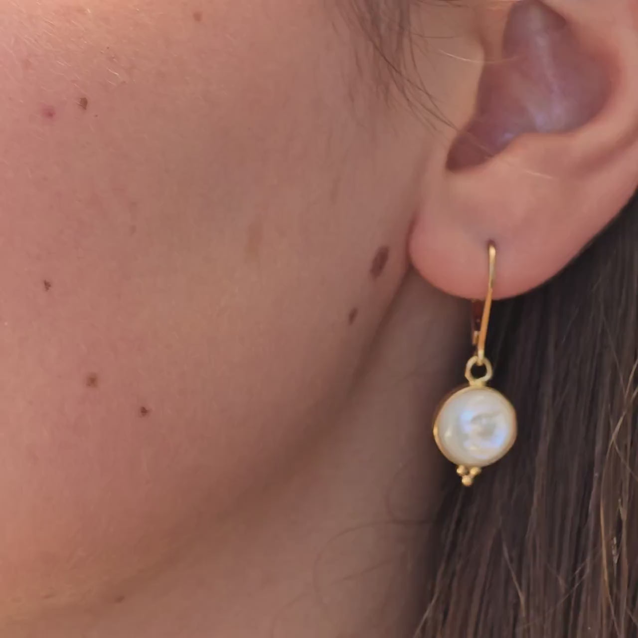14k Gold Mother of Pearl Dangle Earrings – Round Drop Design