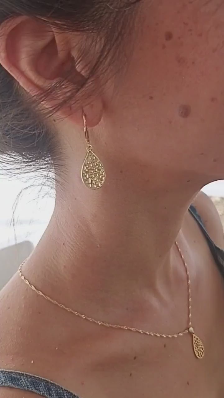 Solid 14k gold teardrop Filigree pendant necklace victorian style